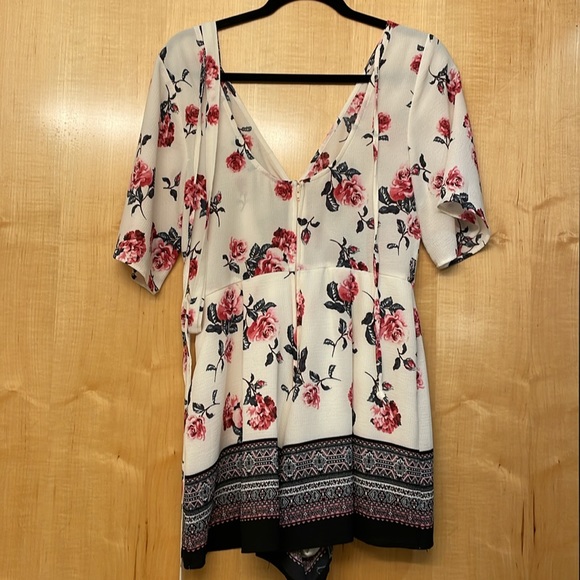 Romper - Picture 2 of 3